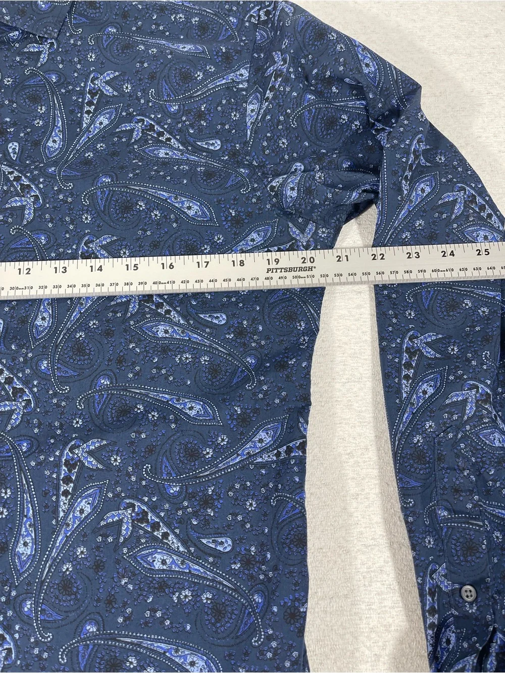 Banana Republic Men’s Button Down Shirt Long Sleeve Paisley Print. SKU#0462